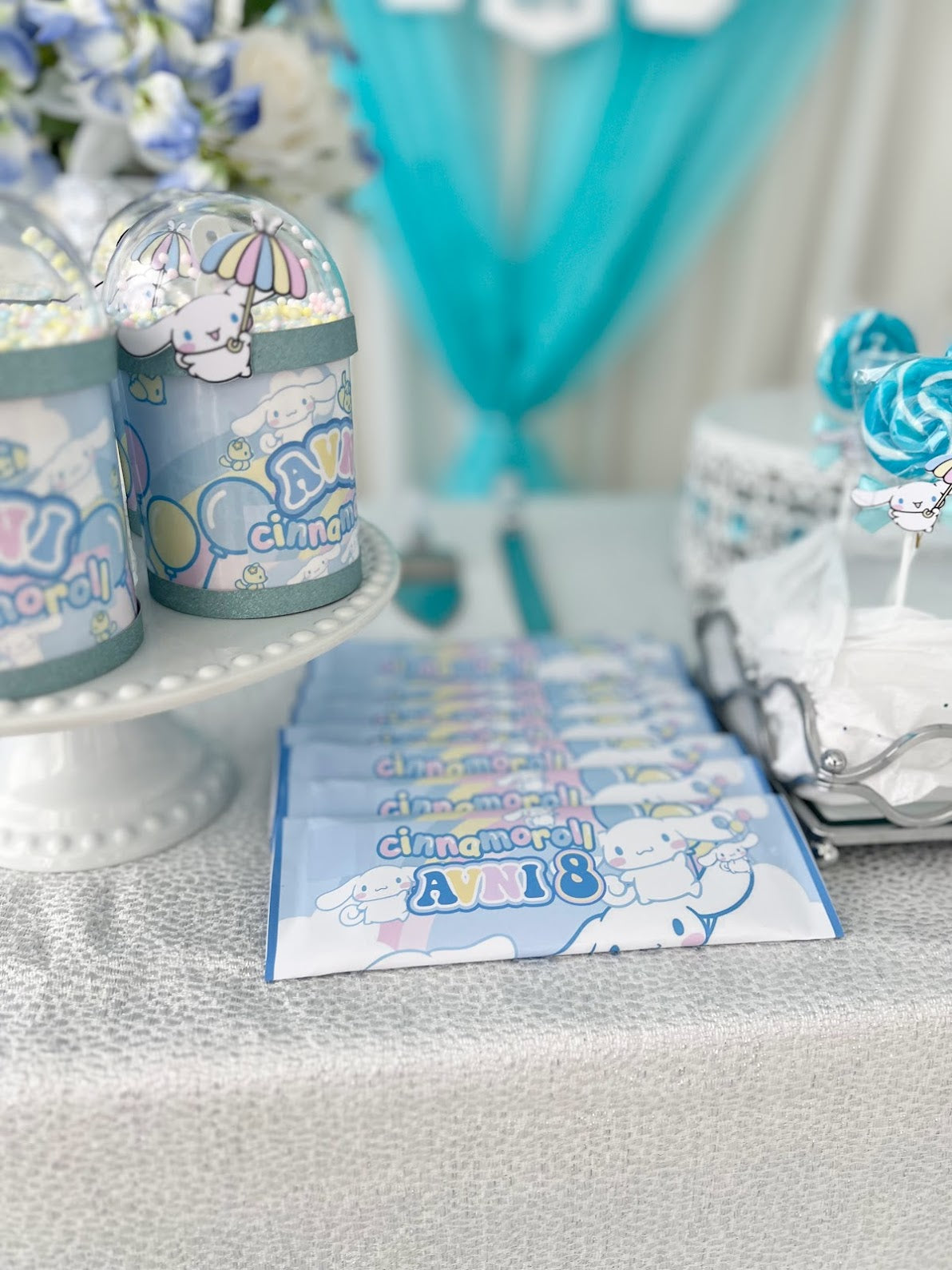 Cinnamoroll favors, Sanrio Hershey's bar, Cinnamoroll wrapped chocolate